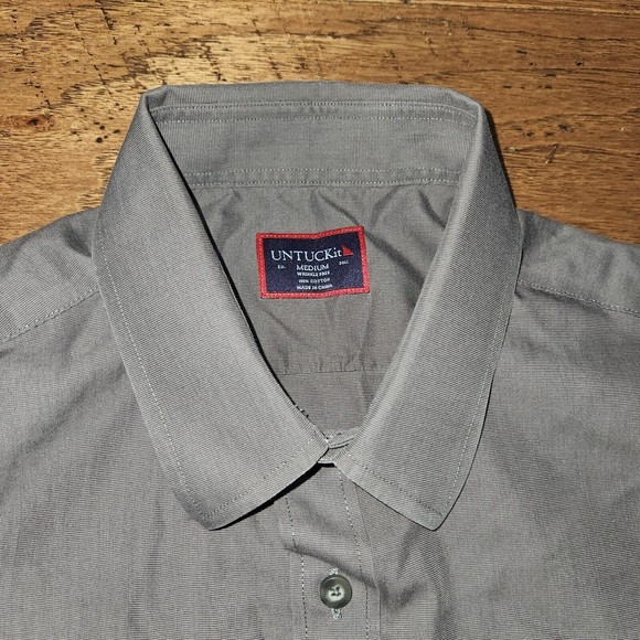 Untuckit Wrinkle Free Button Up Shirt Men Size Medium - Picture 2 of 9